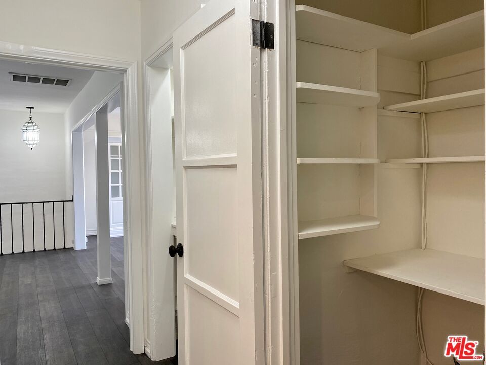 Interior, Pendant Lights, Walk-in Closets, Wood Texture Flooring