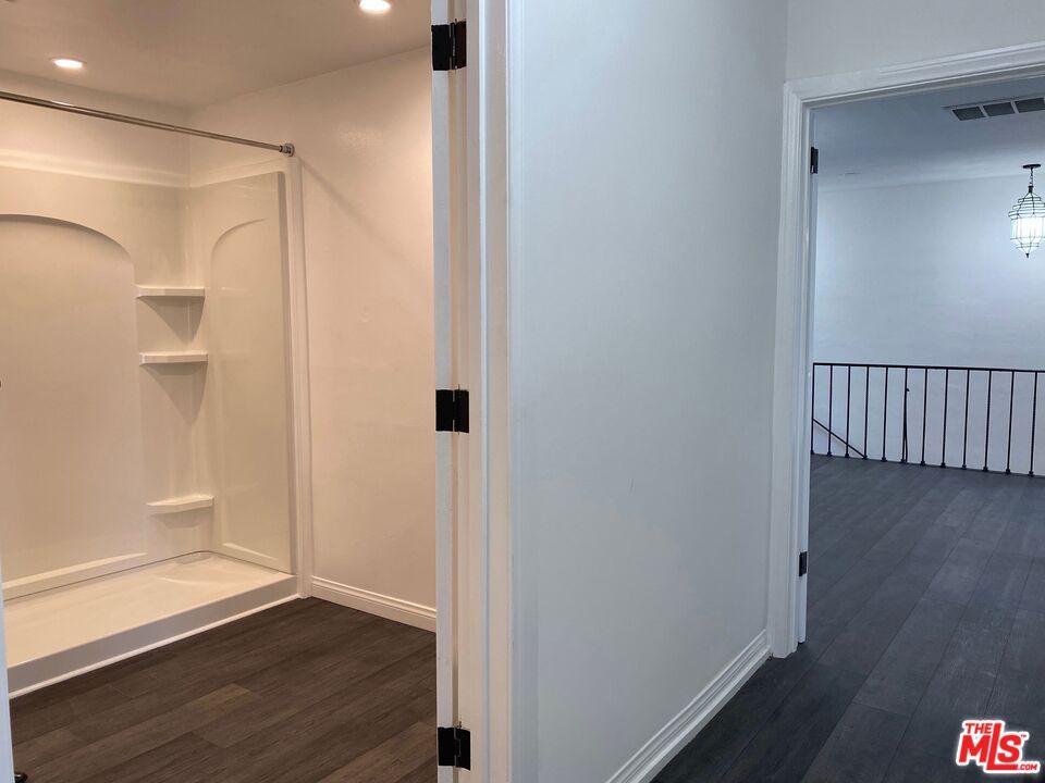 Bathroom, Interior, Pendant Lights, Recessed Lighting, Wood Texture Flooring