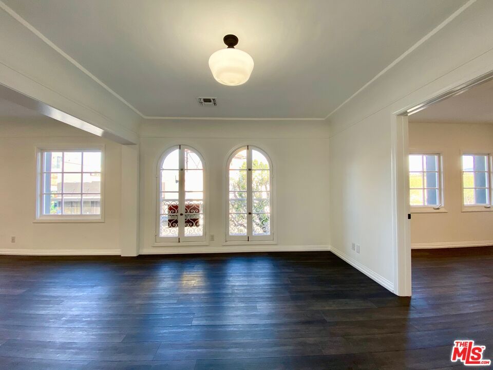 Empty room, Interior, Pendant Lights, Wood Texture Flooring