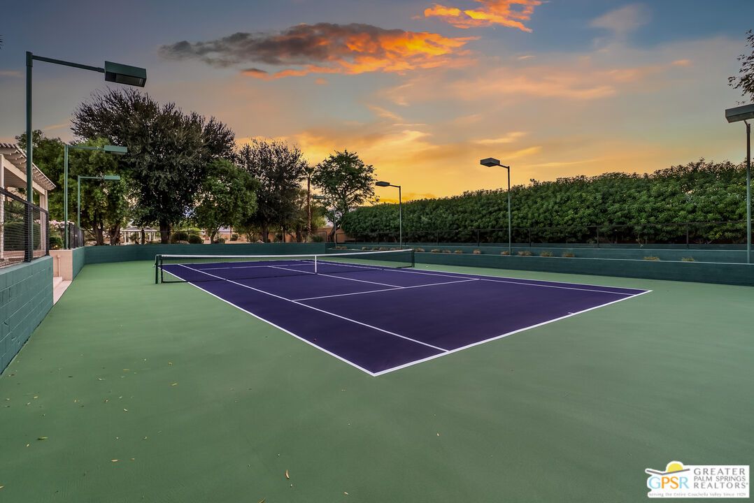 Exterior, Tennis Courts