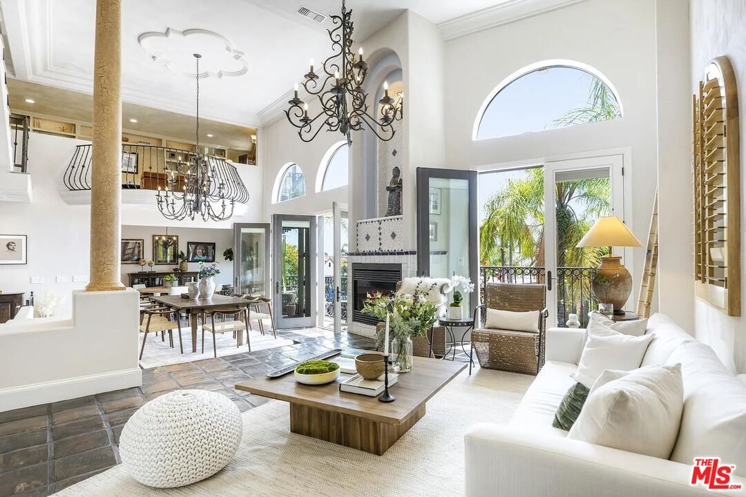 Chandelier, Dining room, Fireplace, Interior, Living room, Recessed Lighting