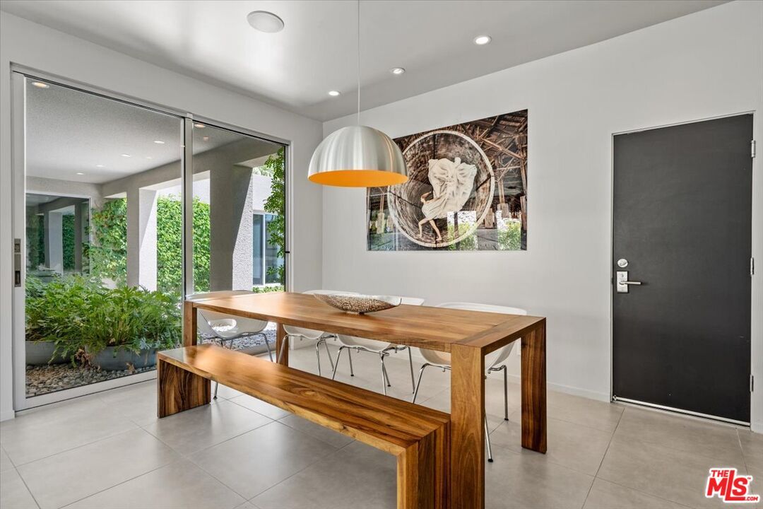 Dining room, Interior, Pendant Lights, Recessed Lighting