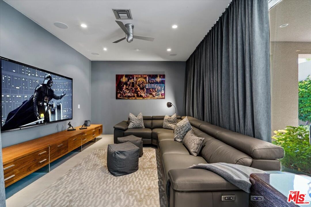 Interior, Living room, Projection Screen, Recessed Lighting, Theatre Room
