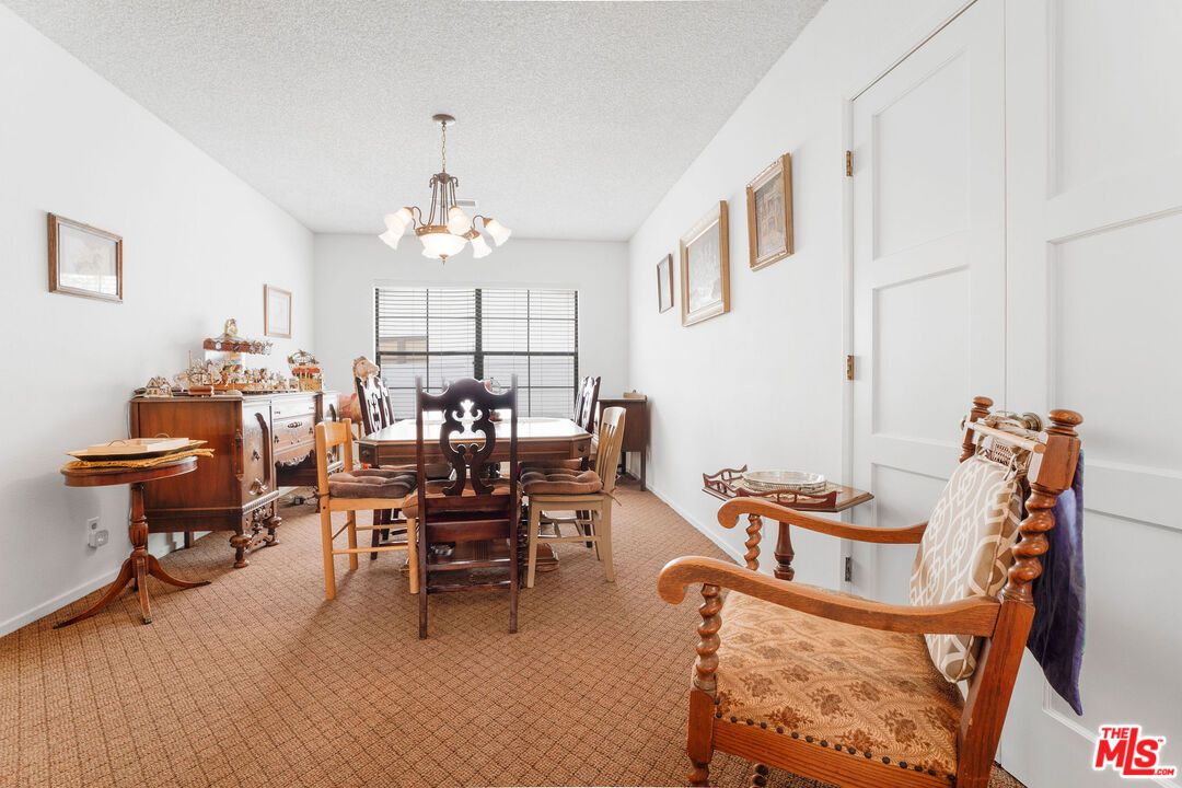 Chandelier, Dining room, Interior