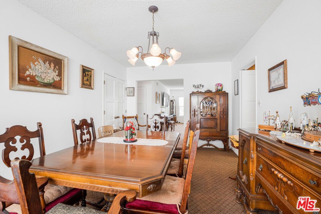 Chandelier, Dining room, Interior