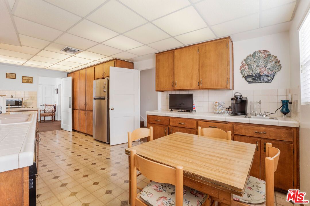 Dining room, Interior, Kitchen, Tile Countertops
