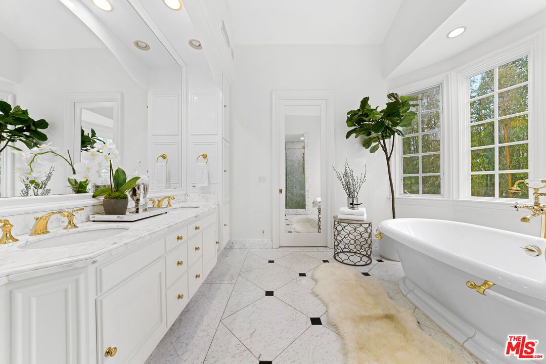 Bathroom, Dual Sink Vanities, Free Standing Baths, Interior, Marble, Recessed Lighting