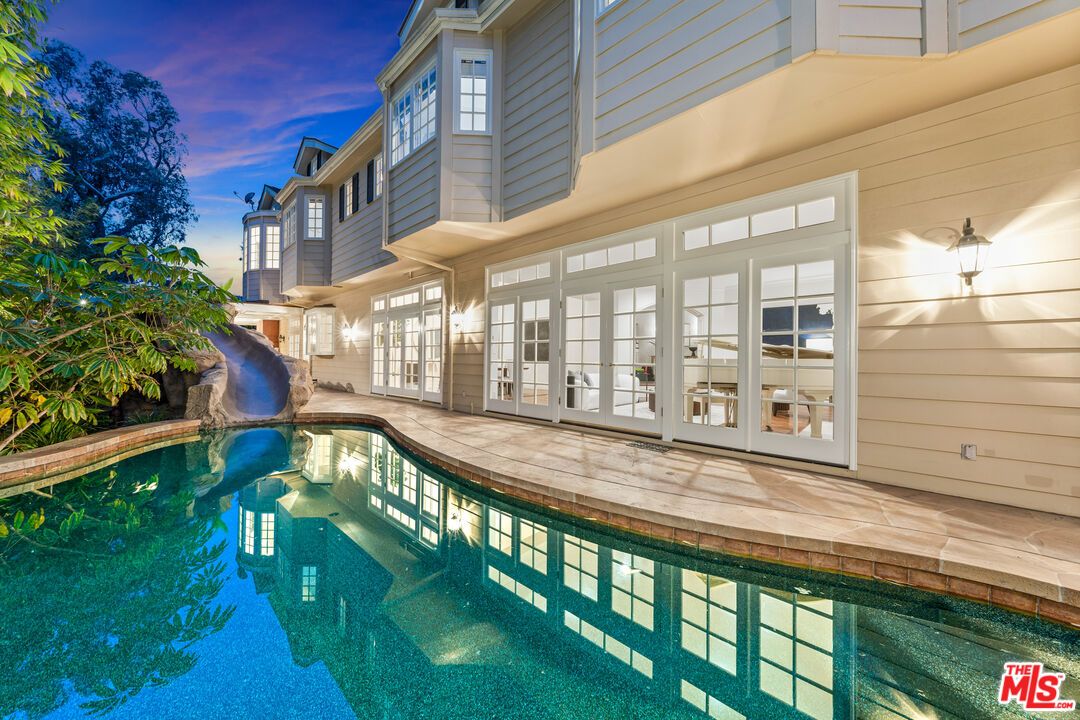 Exterior, Playground, Pool