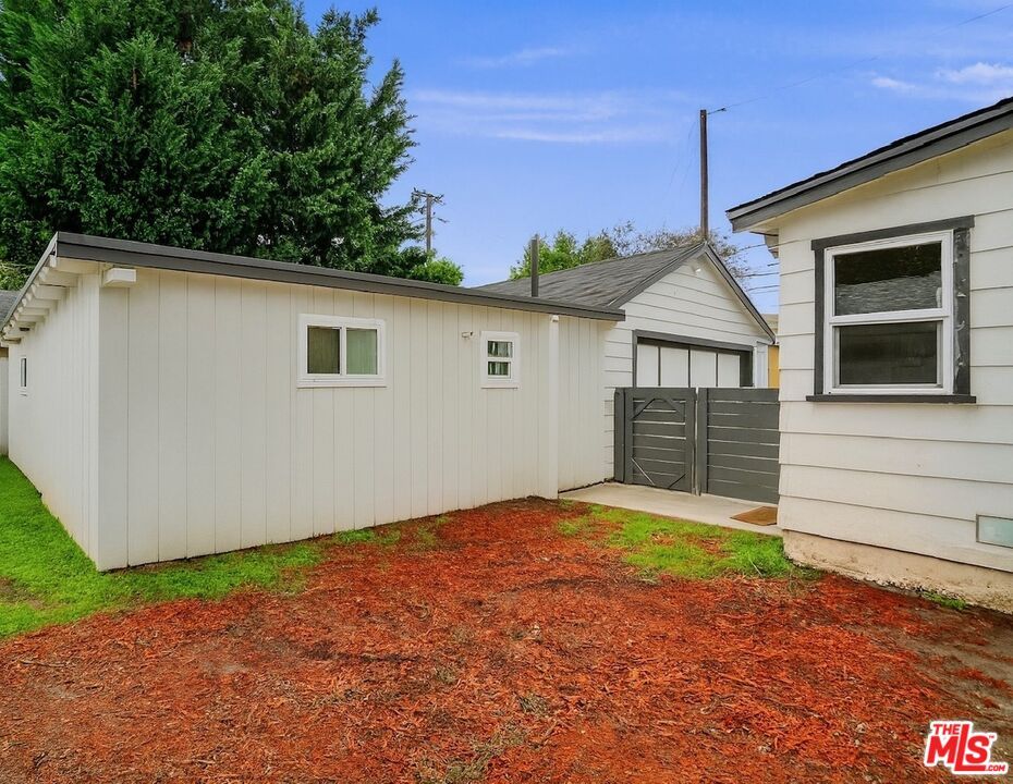 Backyard, Detached Garage, Exterior