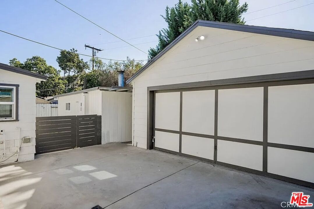 Detached Garage, Exterior