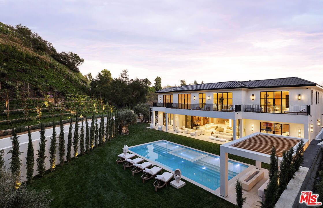 Backyard, Exterior, Pool