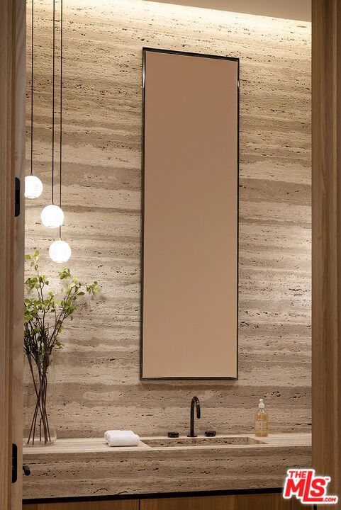 Interior, Pendant Lights, Wooden Walls