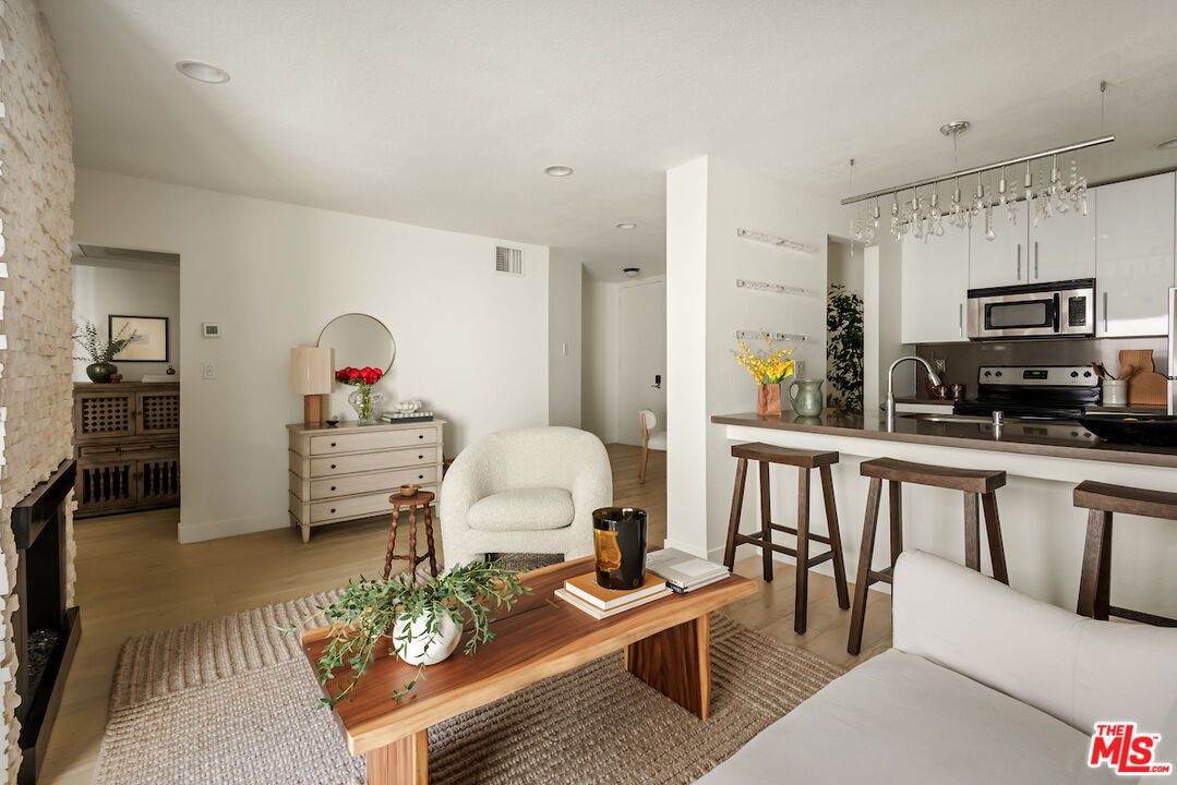 Interior, Kitchen, Living room, Pendant Lights, Recessed Lighting, Stainless Steel Appliances, Wood Texture Flooring