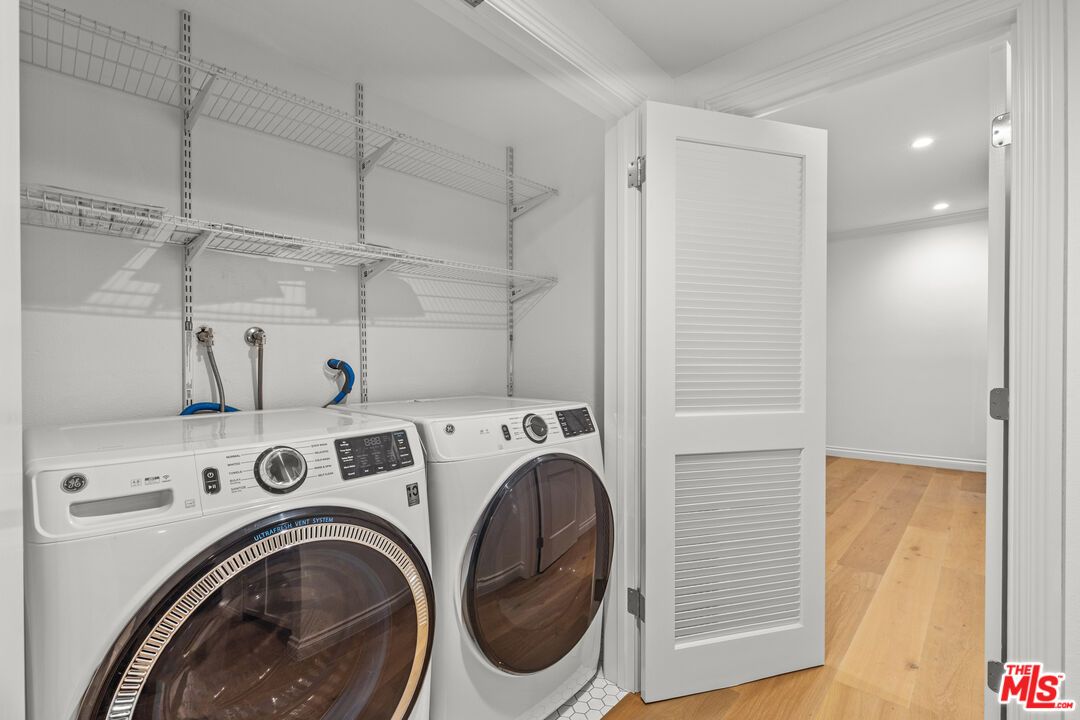 Interior, Recessed Lighting, Utility Closets, Washer, Wood Texture Flooring