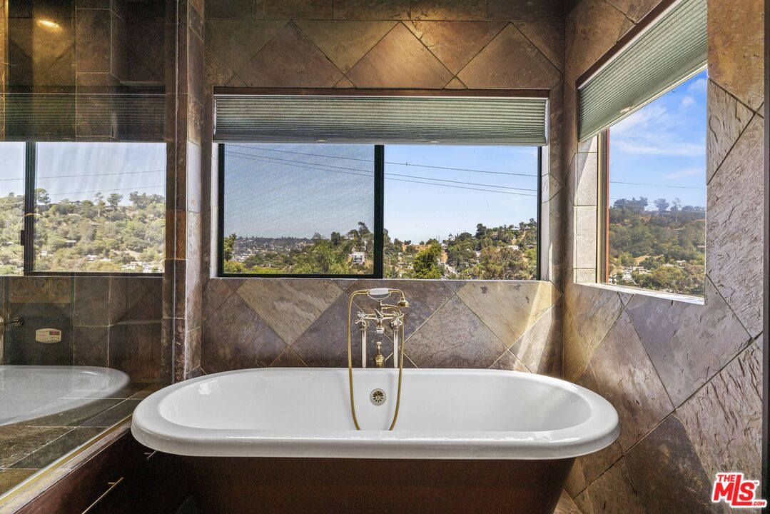 Bathroom, Free Standing Baths, Interior