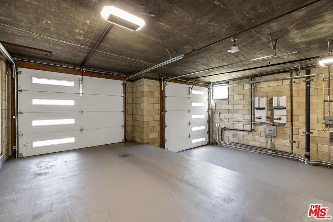 Garage, Interior, Stone Walls