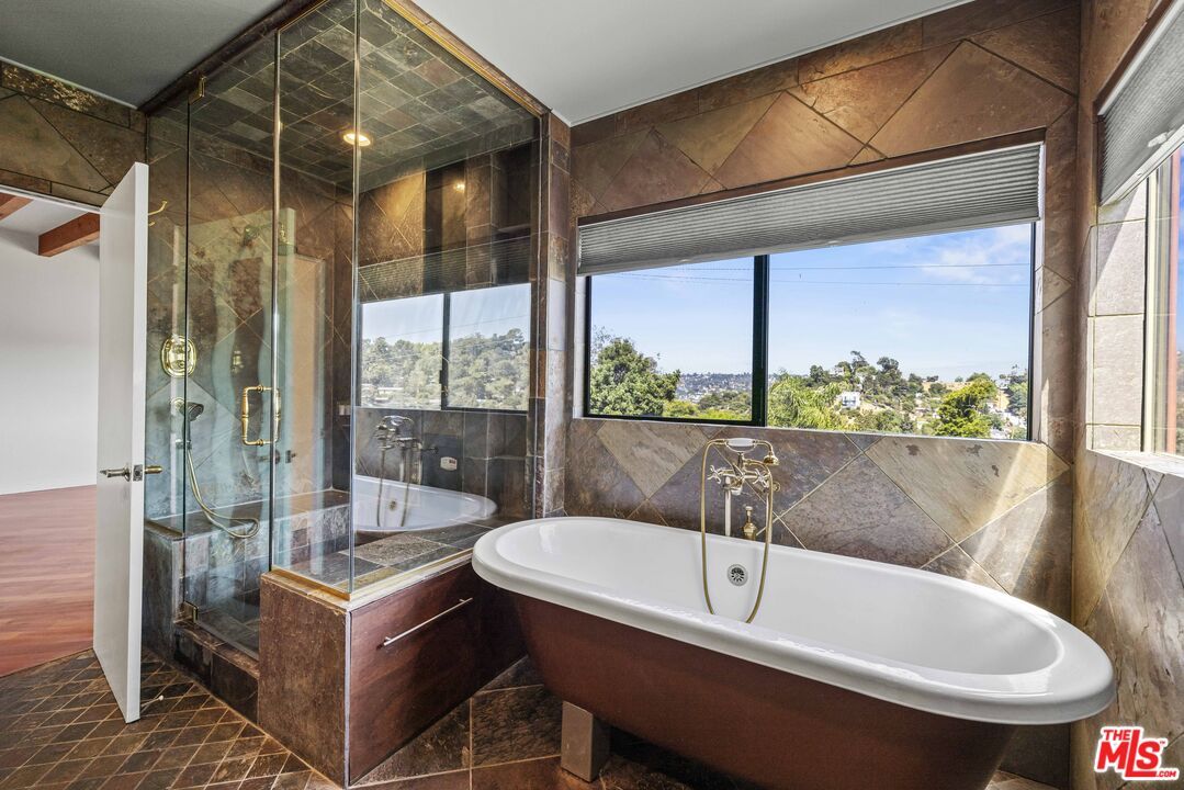 Bathroom, Free Standing Baths, Glass Shower, Interior