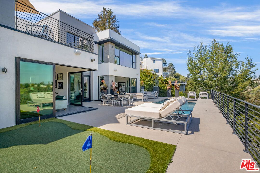 Backyard, Exterior, Pool