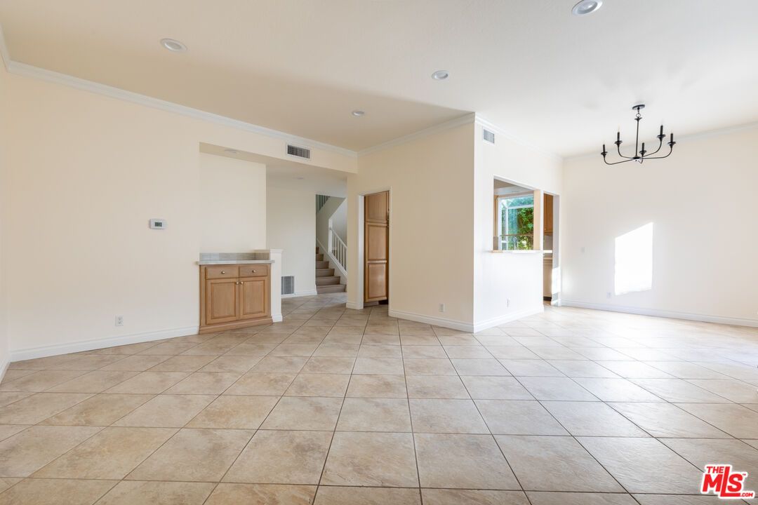 Chandelier, Empty room, Interior, Recessed Lighting