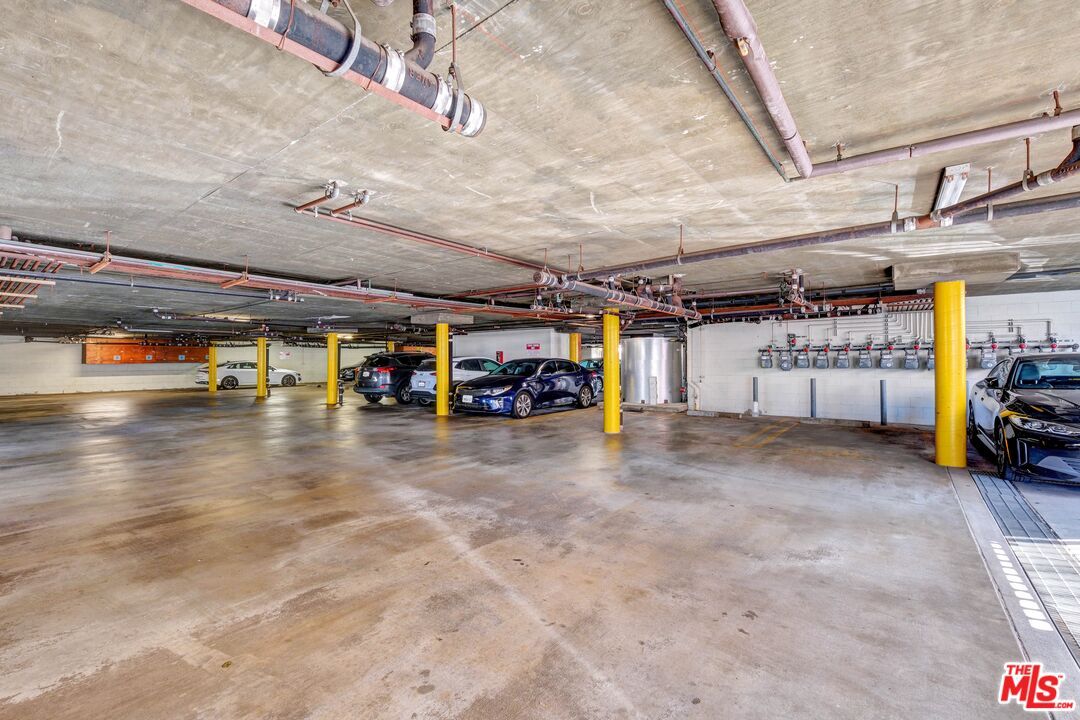 Garage, Interior