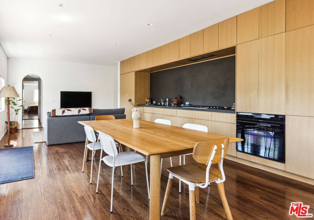 Dining room, Interior, Living room, Recessed Lighting, Wood Texture Flooring