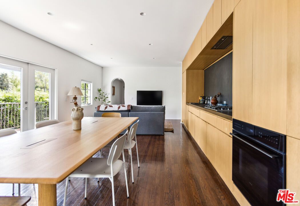 Dining room, Interior, Kitchen, Recessed Lighting, Wood Texture Flooring
