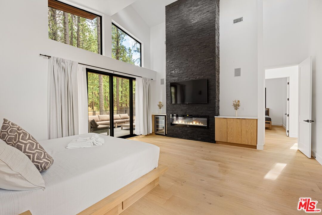Bedroom, Fireplace, Interior, Wood Texture Flooring