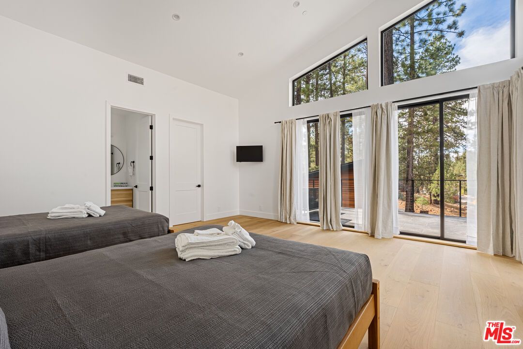 Bathroom, Bedroom, Interior, Recessed Lighting, Wood Texture Flooring