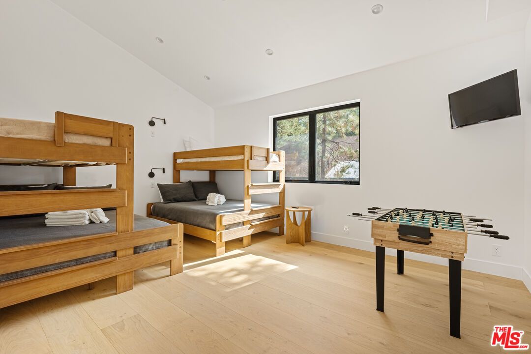 Bedroom, Game Room, Interior, Recessed Lighting, Wood Texture Flooring