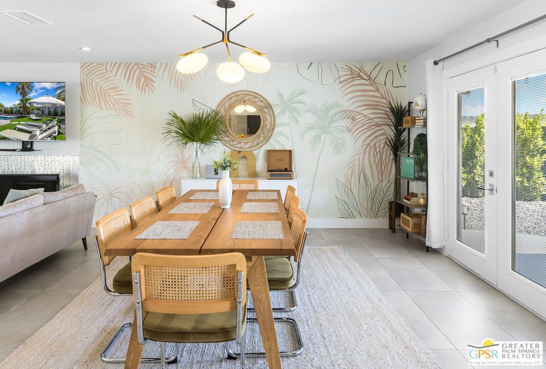Dining room, Interior, Pendant Lights, Recessed Lighting