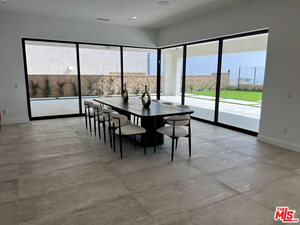 Dining room, Interior, Recessed Lighting