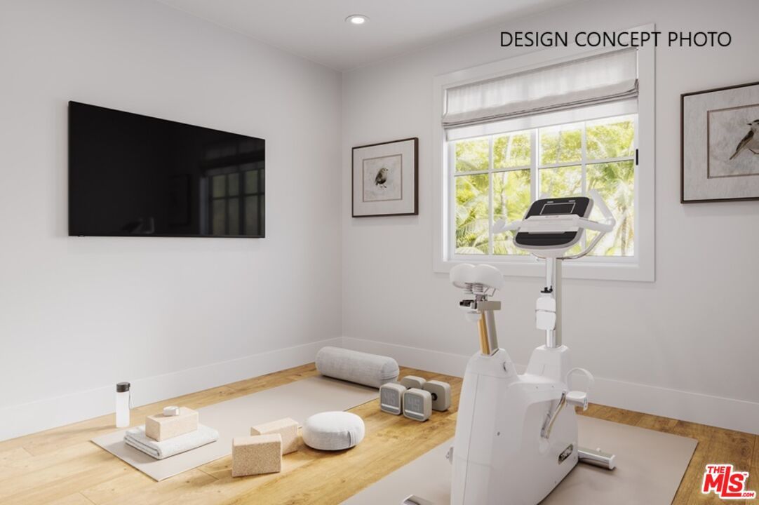 Fitness Equipment, Interior, Recessed Lighting, Wood Texture Flooring