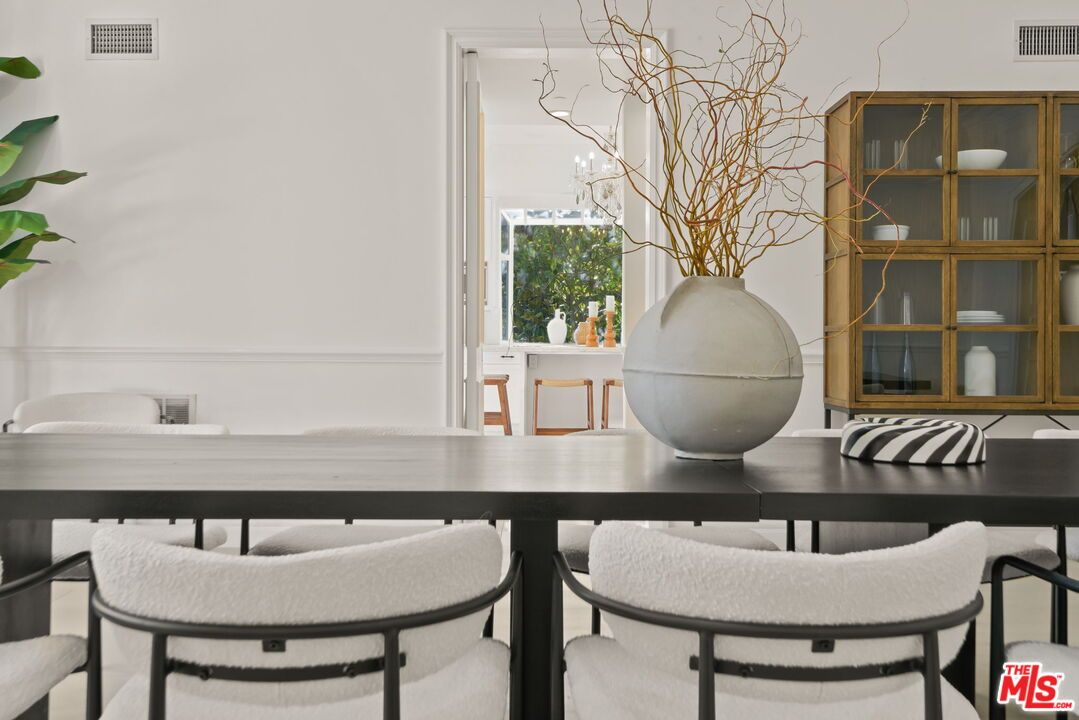 Dining room, Interior