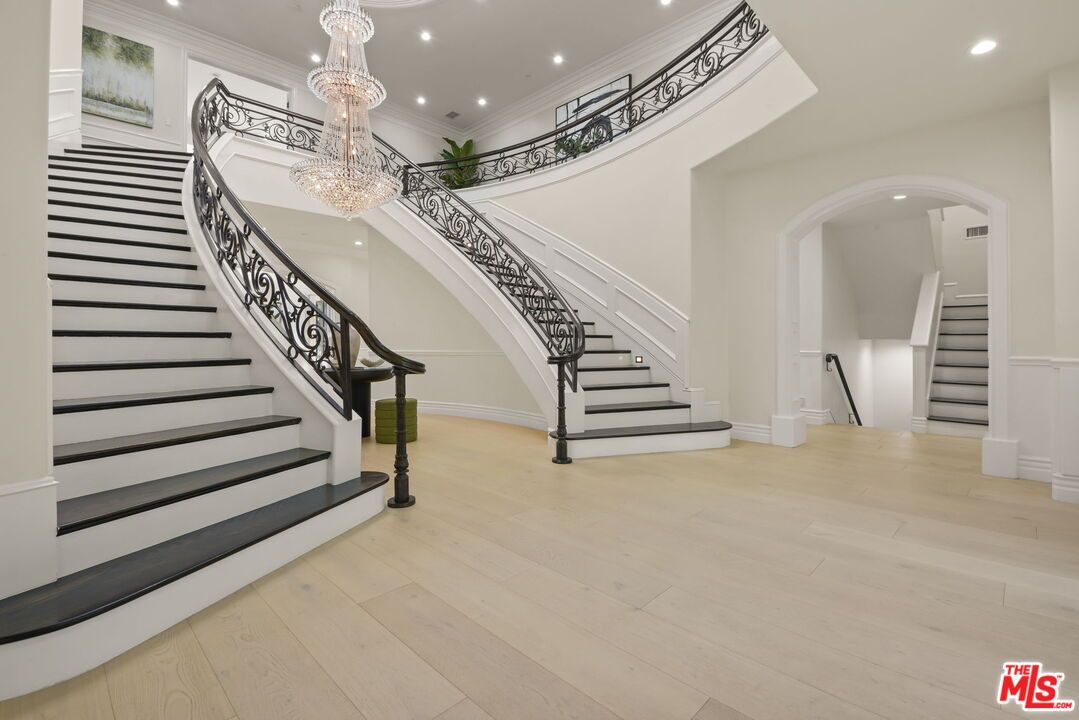 Chandelier, Interior, Recessed Lighting, Wood Texture Flooring