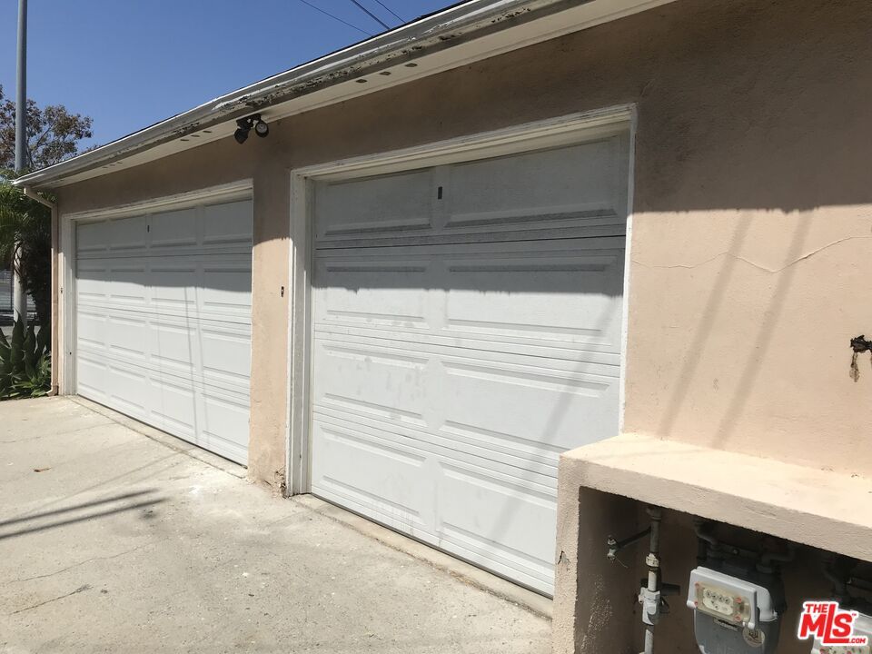 Detached Garage, Exterior