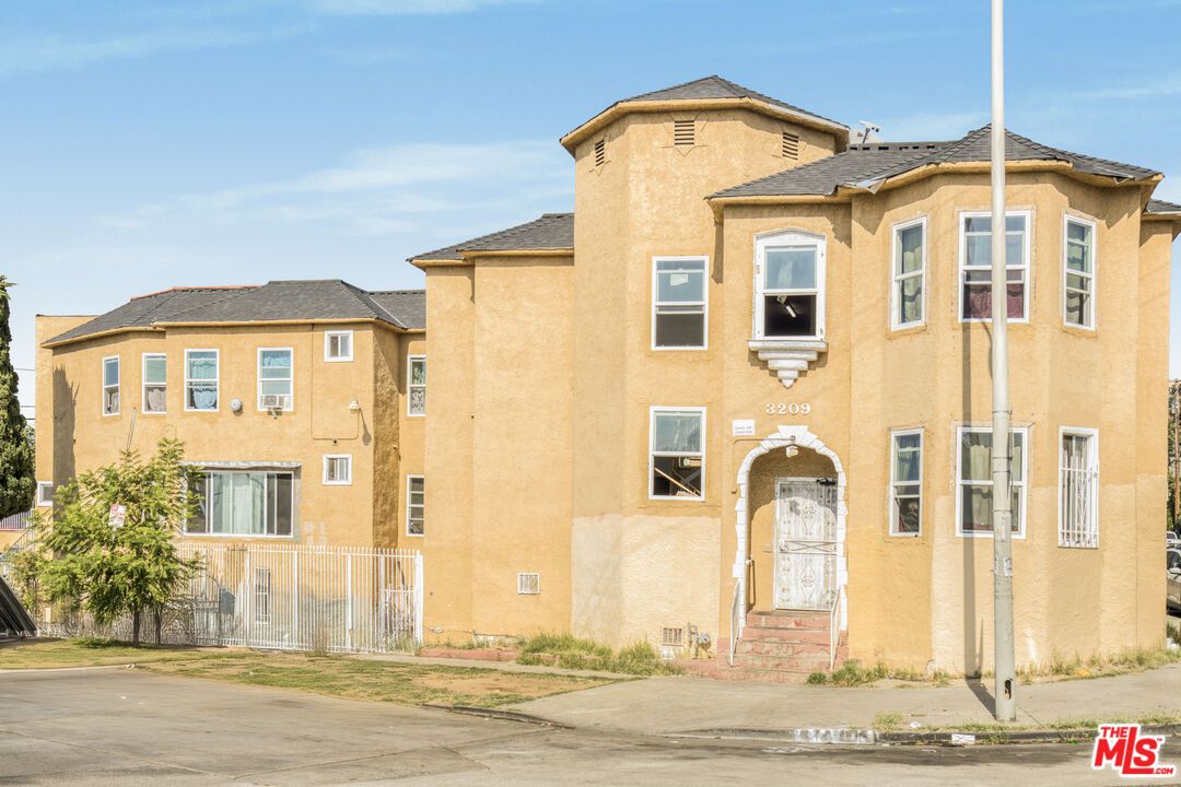 Exterior, Facade, French Provincial