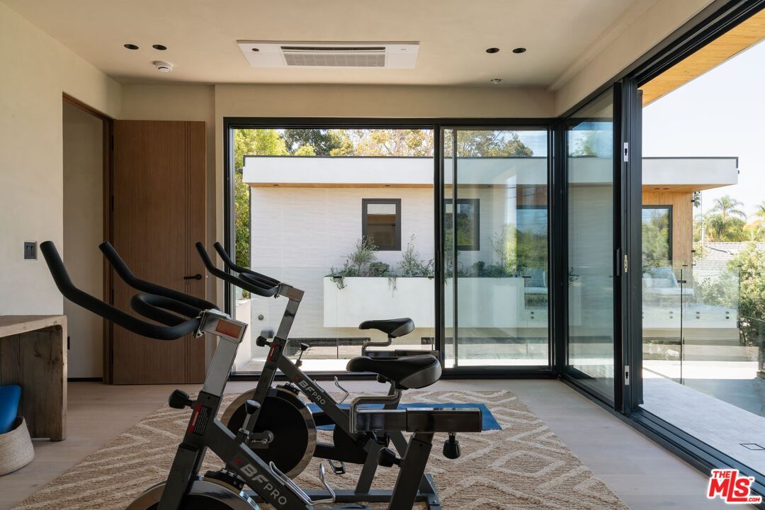 Fitness Equipment, Interior, Recessed Lighting, Wood Texture Flooring