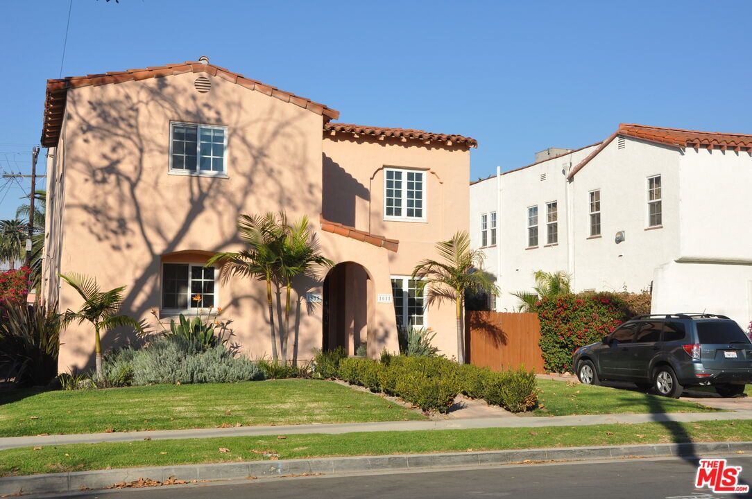 Exterior, Facade, Spanish Mediterranean