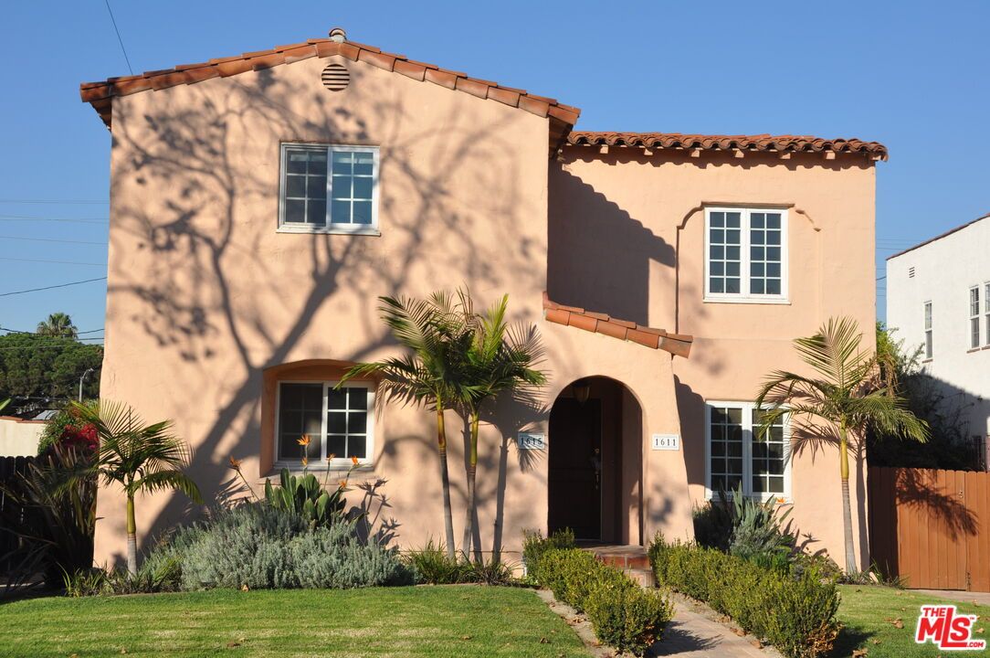 Exterior, Facade, Spanish Mediterranean