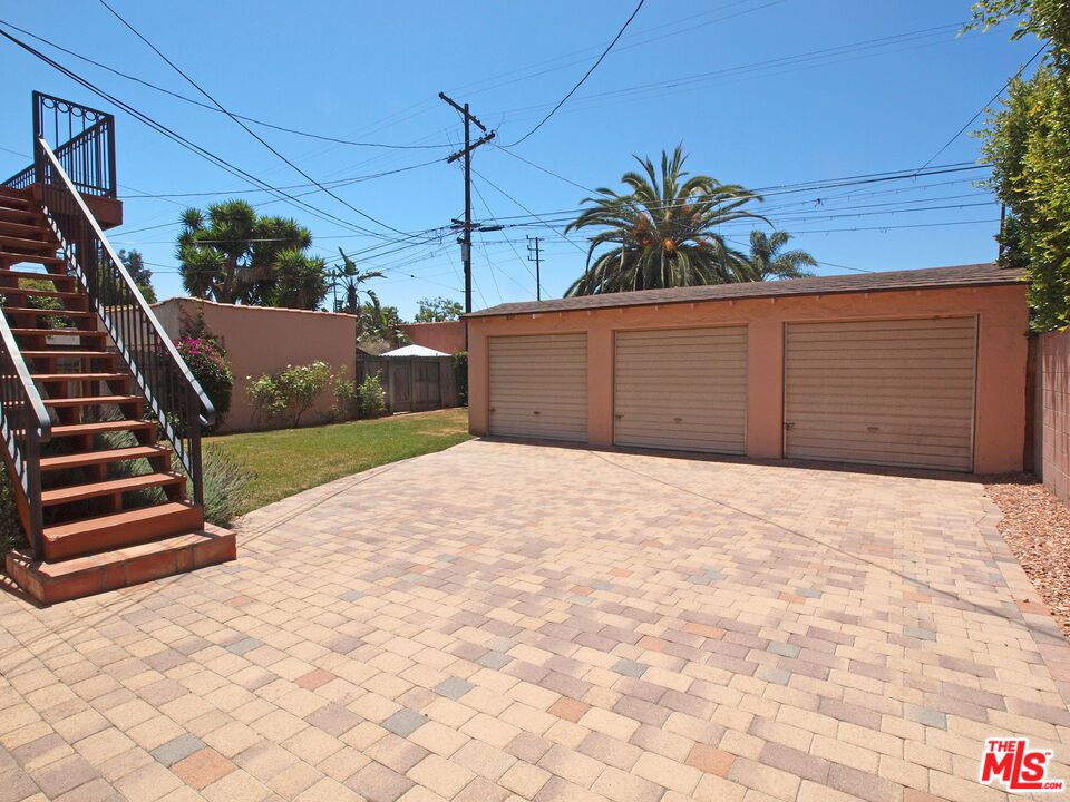 Backyard, Detached Garage, Exterior