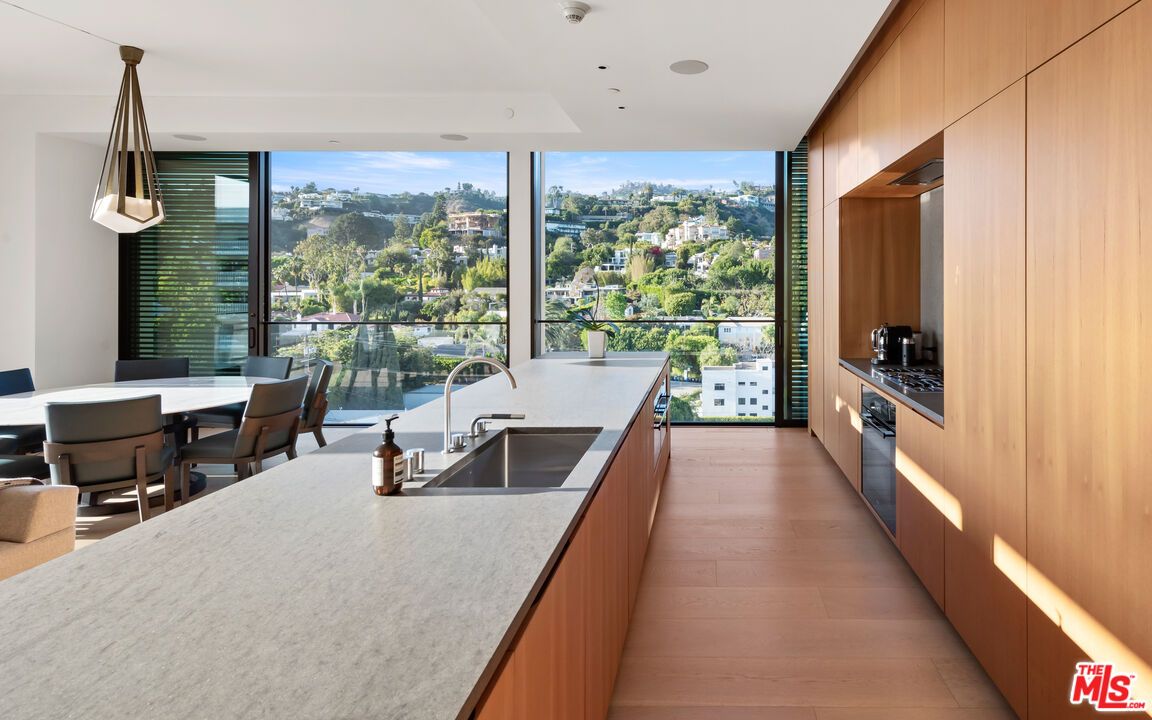 Dining room, Interior, Kitchen, Pendant Lights, Recessed Lighting, Wood Texture Flooring
