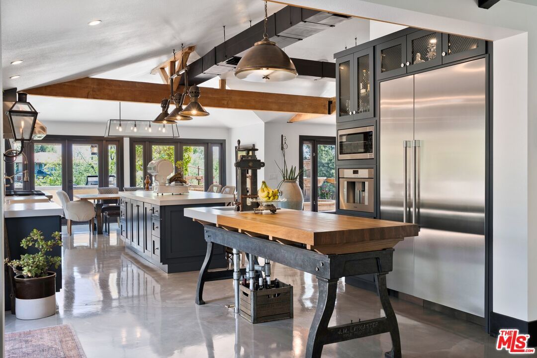 Dining room, Interior, Kitchen, Pendant Lights, Recessed Lighting, Stainless Steel Appliances, Wooden Beams