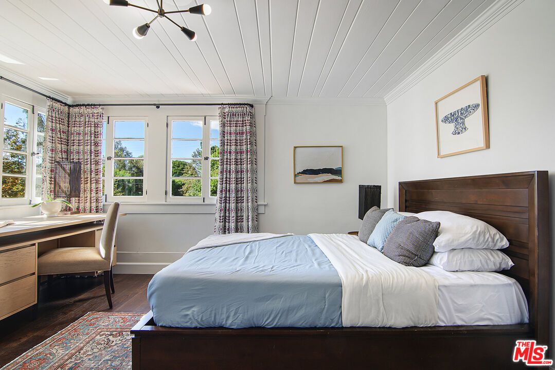 Bedroom, Home Office, Interior, Pendant Lights, Wood Texture Flooring