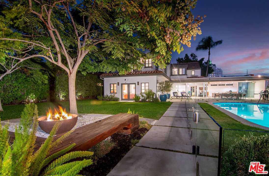 Backyard, Exterior, Pool