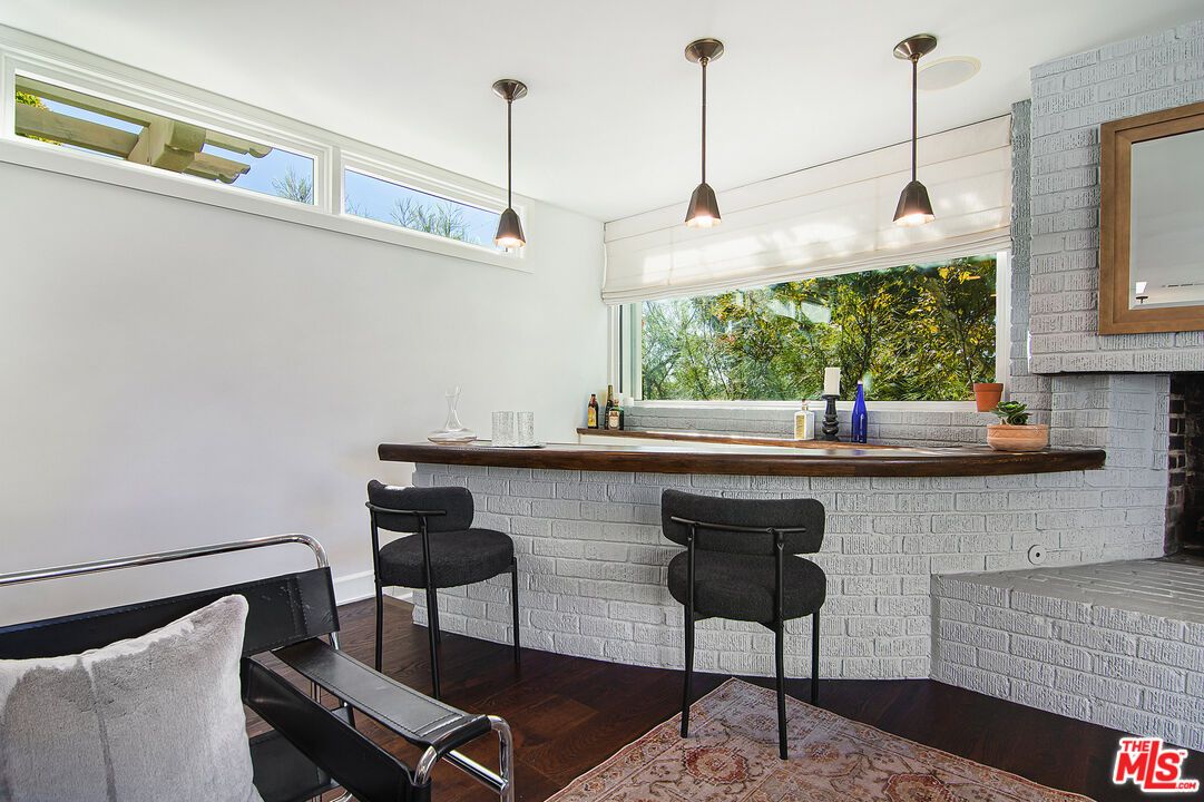 Interior, Pendant Lights, Wood Texture Flooring