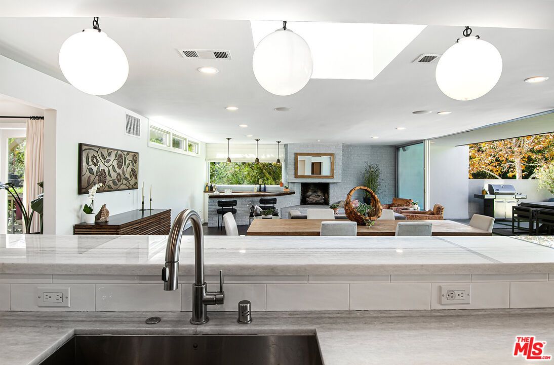 Fireplace, Interior, Kitchen, Pendant Lights, Recessed Lighting