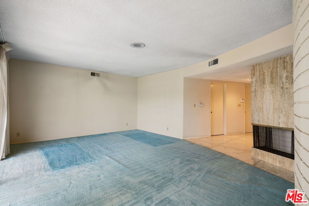 Empty room, Fireplace, Interior, Recessed Lighting
