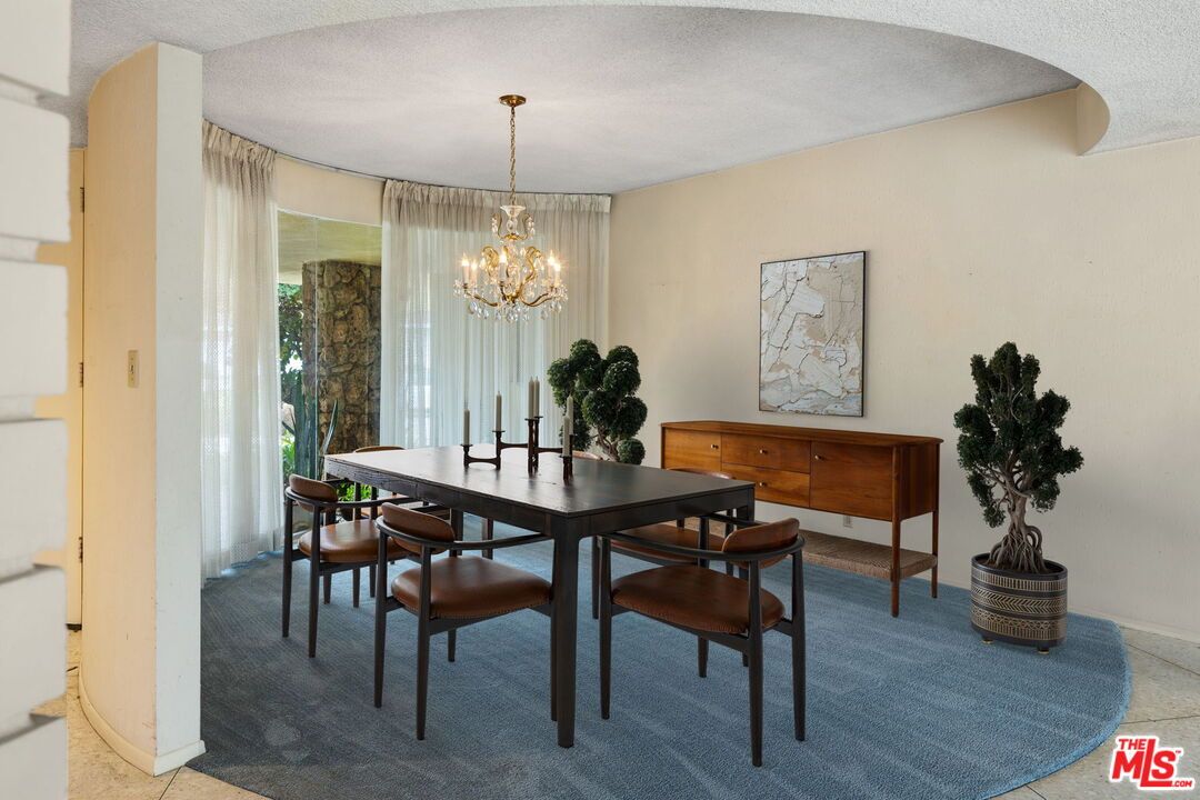Chandelier, Dining room, Interior