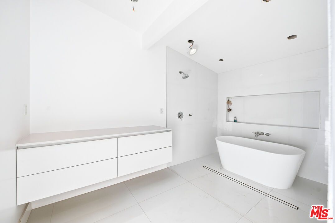 Bathroom, Free Standing Baths, Interior, Recessed Lighting