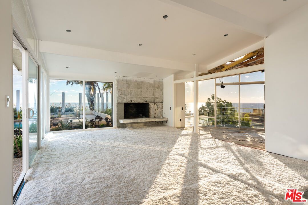 Empty room, Fireplace, Interior, Recessed Lighting